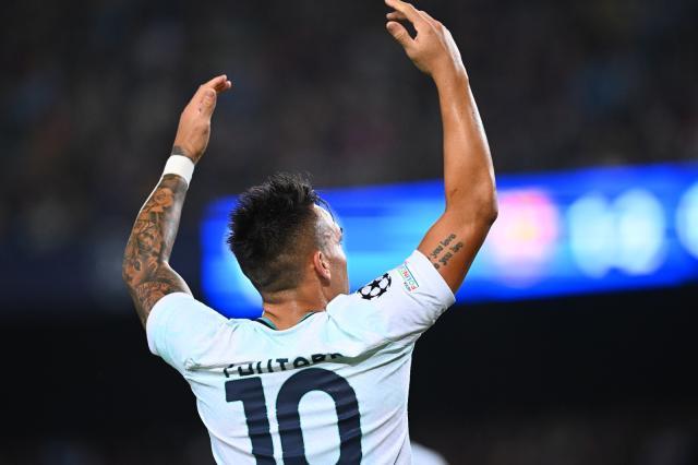 博鱼电竞-【人物】拿巴萨破球荒！破茧而出的劳塔罗不做“怼锋”