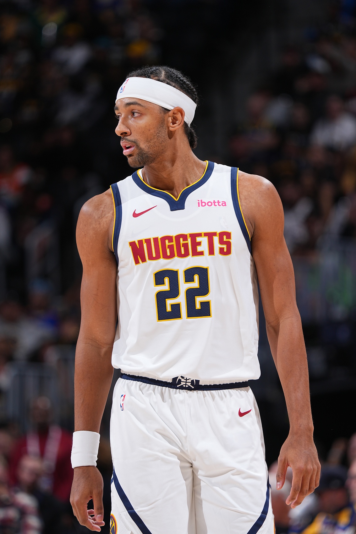 博鱼-内线支柱！纳吉全场12投4中&amp;罚球2中2 得到11分12板2助2帽